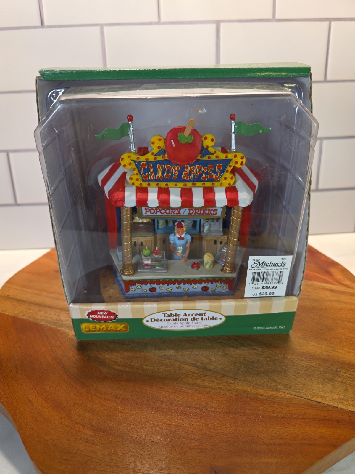 LEMAX Village Collection Candy Apple Stand