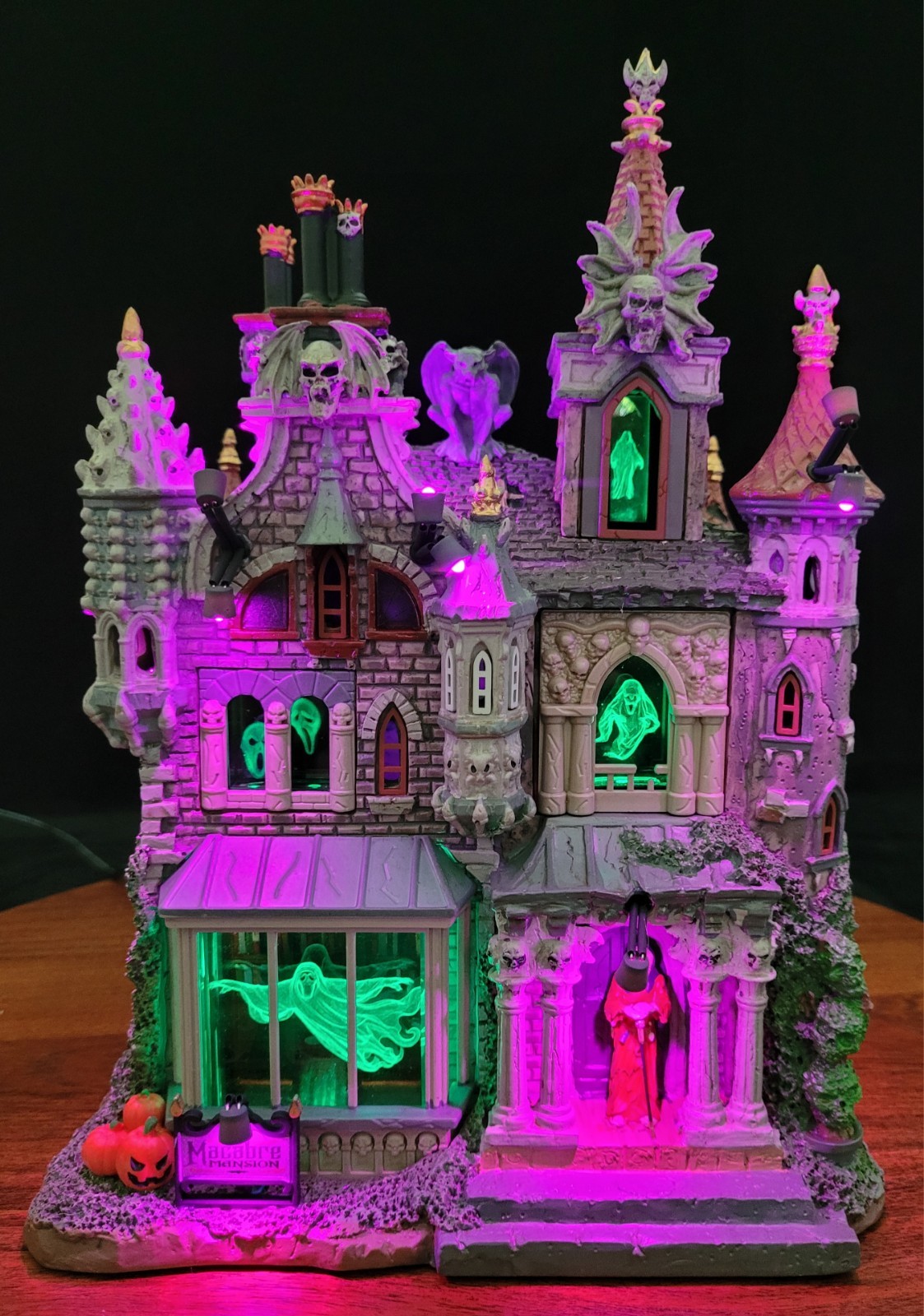 LEMAX Spooky Town “MACABRE MANSION” 2026 Awesome Haunted House For Halloween