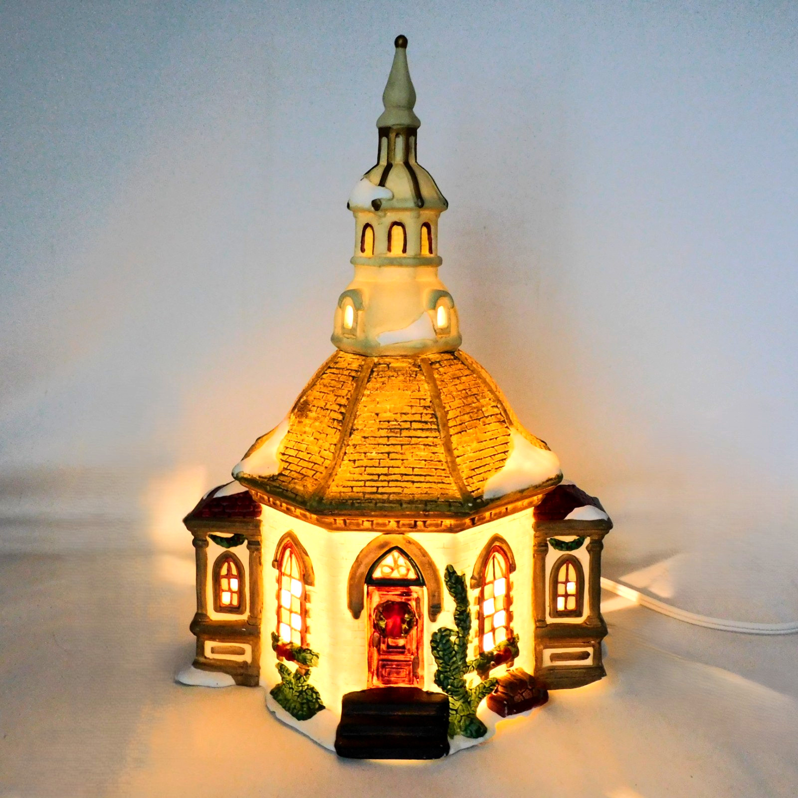 Octagon Chapel Dickens Collectables Christmas Village Lighted Porcelain 10″H