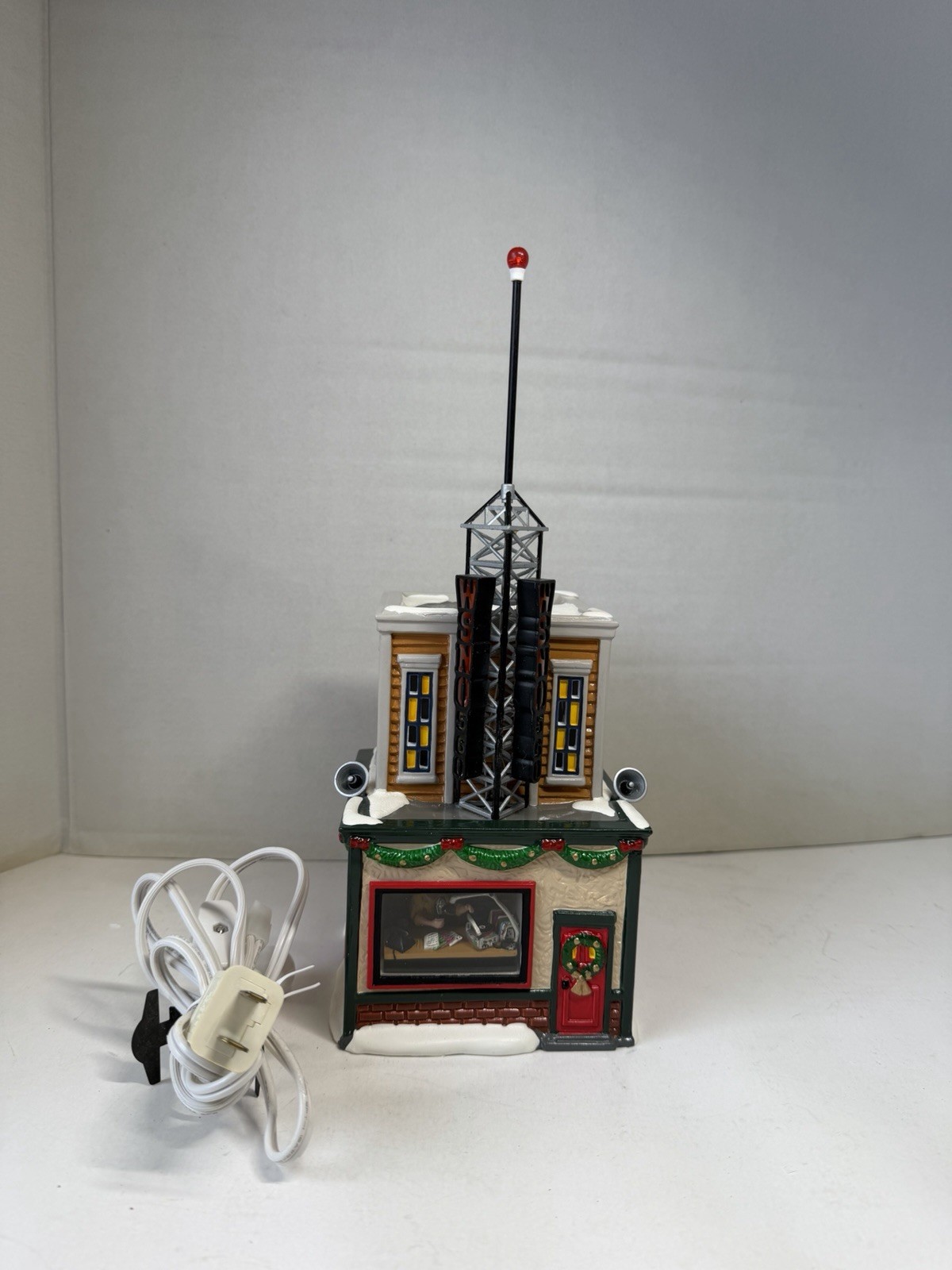 Dept. 56 Snow Village 1999 WSNO Radio #55010 Flashing Light Works (READ DESC)