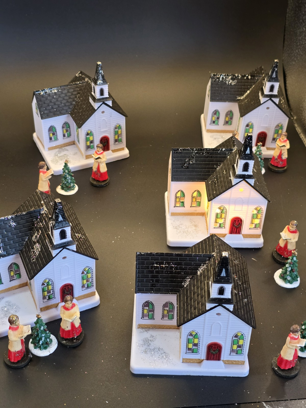 Cobblestone Corners Miniature WINTER CHURCH CHAPEL Village Battery Lighted + Lot