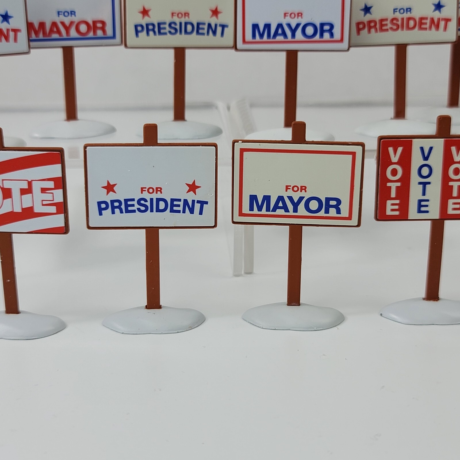 2 Sets Dept 56 Snow Village Election Yard Signs 12 Pc Vote For President Mayor