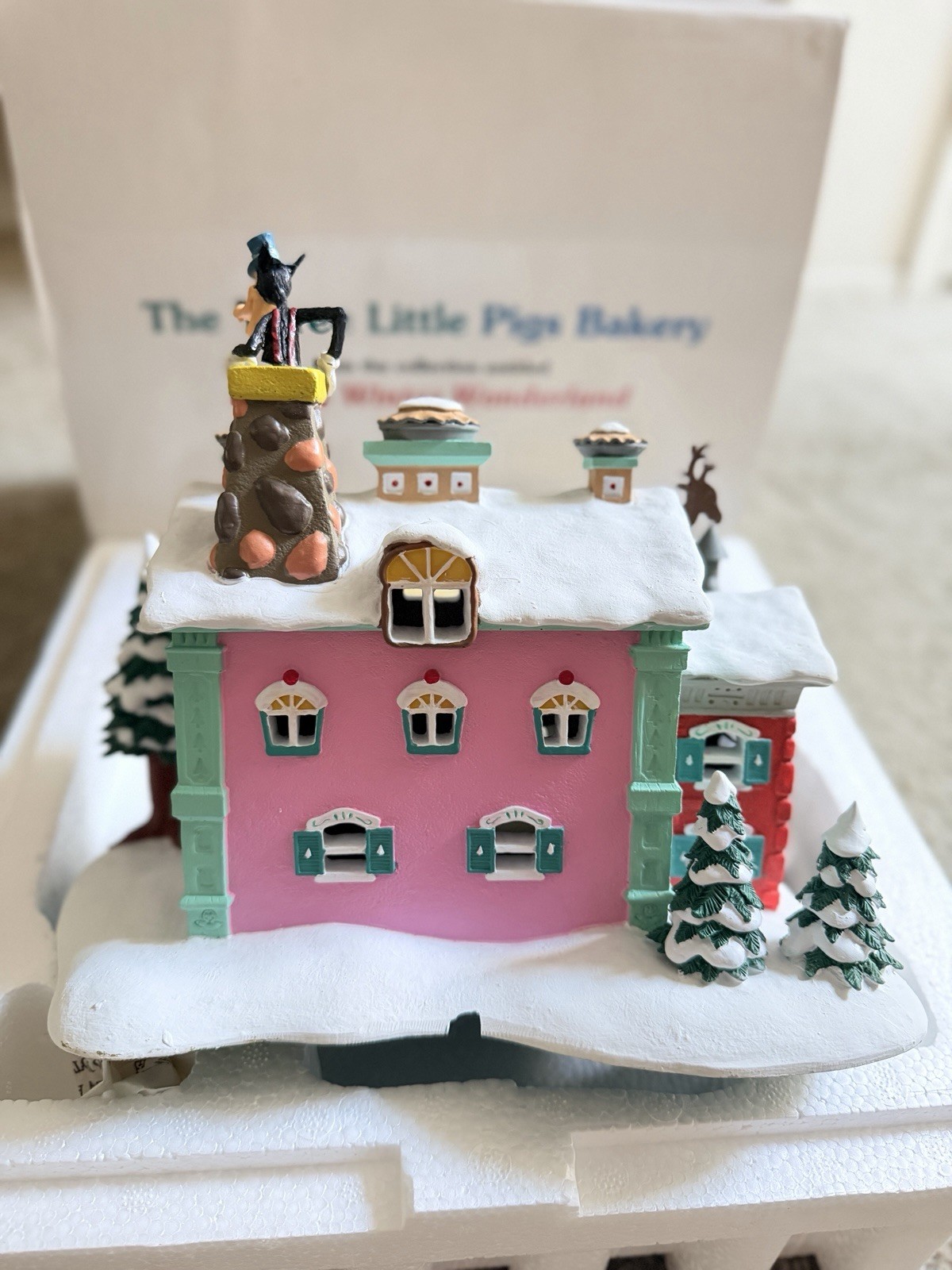 Danbury Mint Disney Winter Wonderland Three Little Pigs Bakery House, Boxed