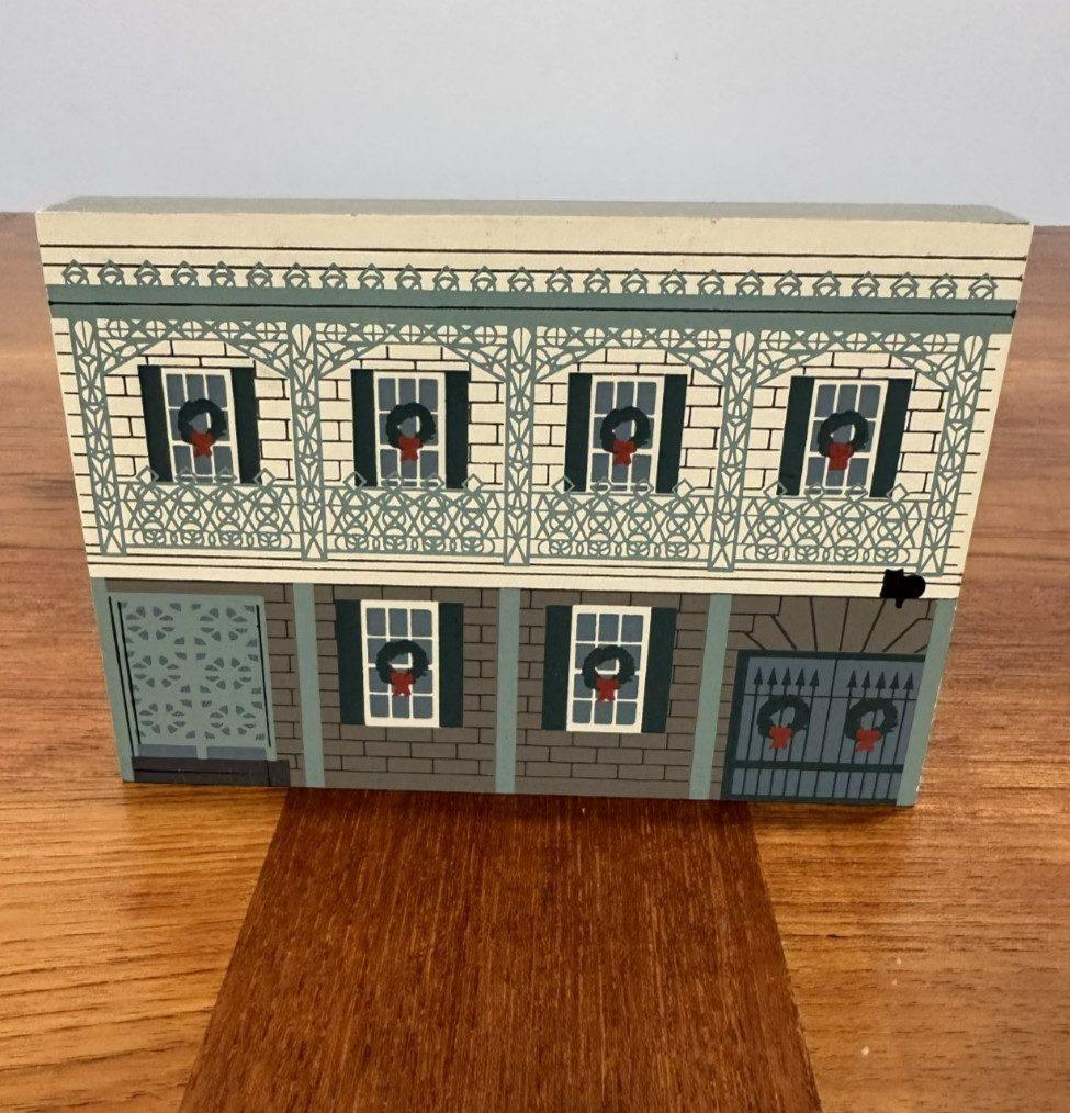 Cats Meow Village 1994 Gallier House New Orleans Christmas Shelf Sitter #9941