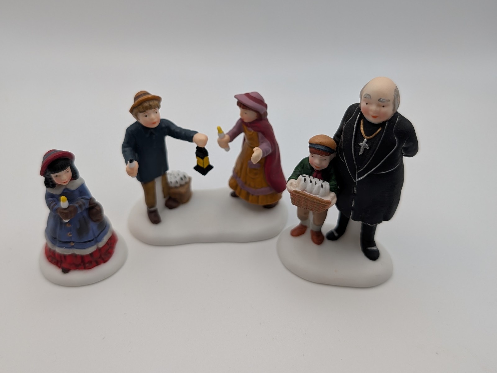Dept 56 A Peaceful Glow On Christmas Eve 5830-0 Heritage Village Set of 3 Boxed