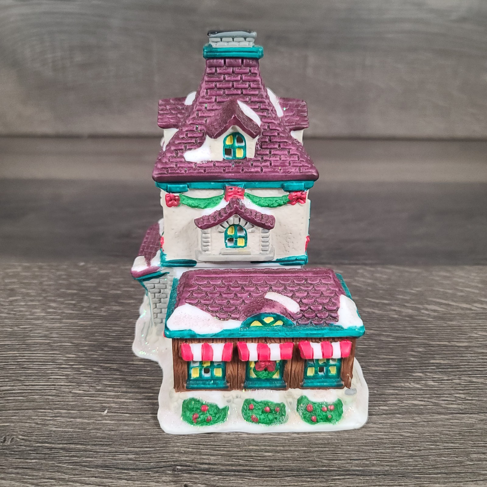 Trim A Home Bayberry Village Porcelain Lighted House Bakery w/Light & Box