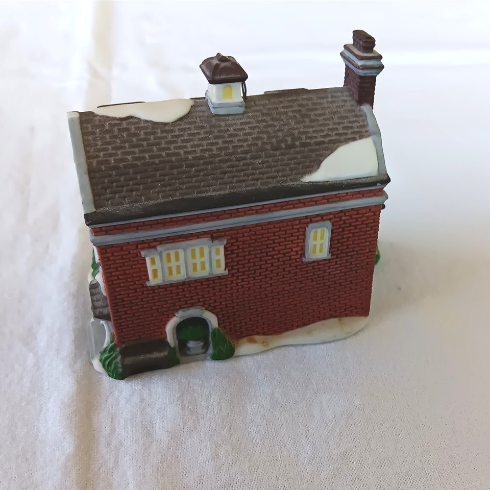 Dept 56 Dickens Heritage Ornament Gad’s Hill Place 1997 Porcelain