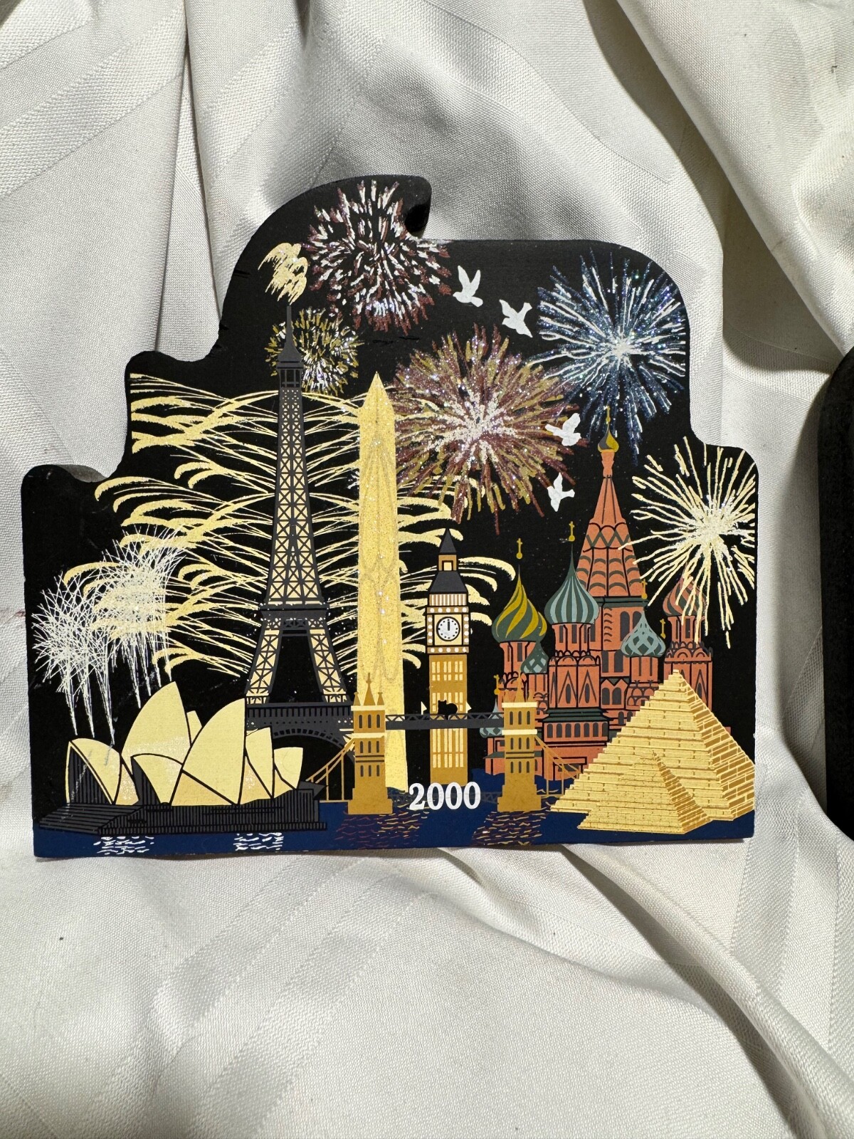 The Cat’s Meow Village – 2000 Global New Year’s Eve & Millennium Clock