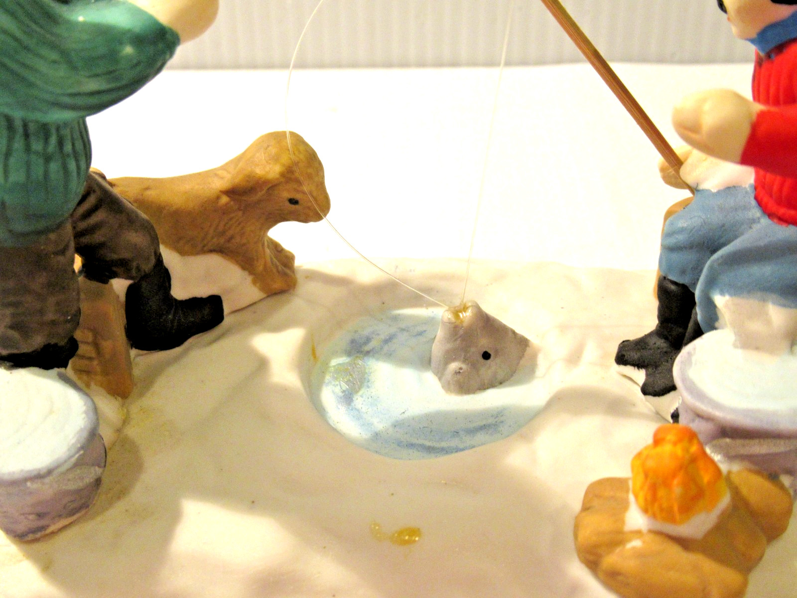 VICTORIAN VILLAGE COLLECTIBLES “ICE FISHING” ~ (1996) ~ RARE !!!!