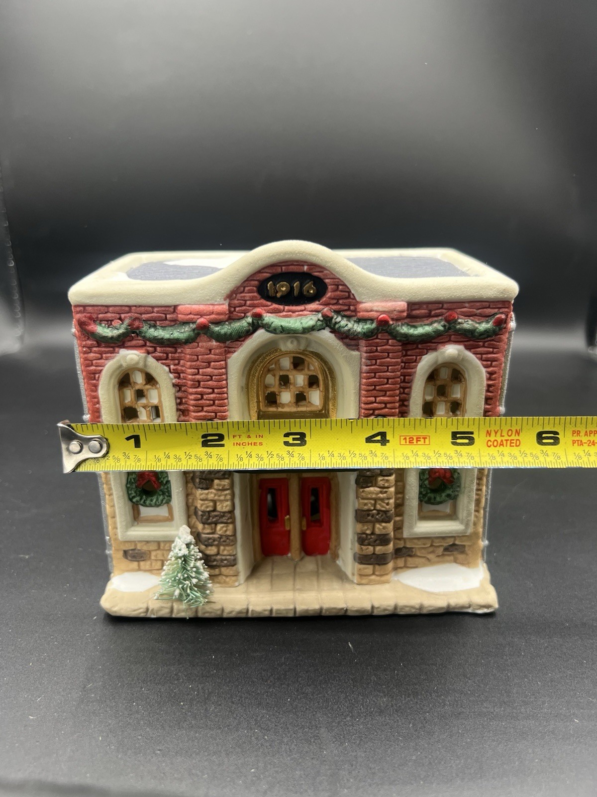 1997 Bedford Falls Trust & Savings It’s A Wonderful Life Village w Box Light
