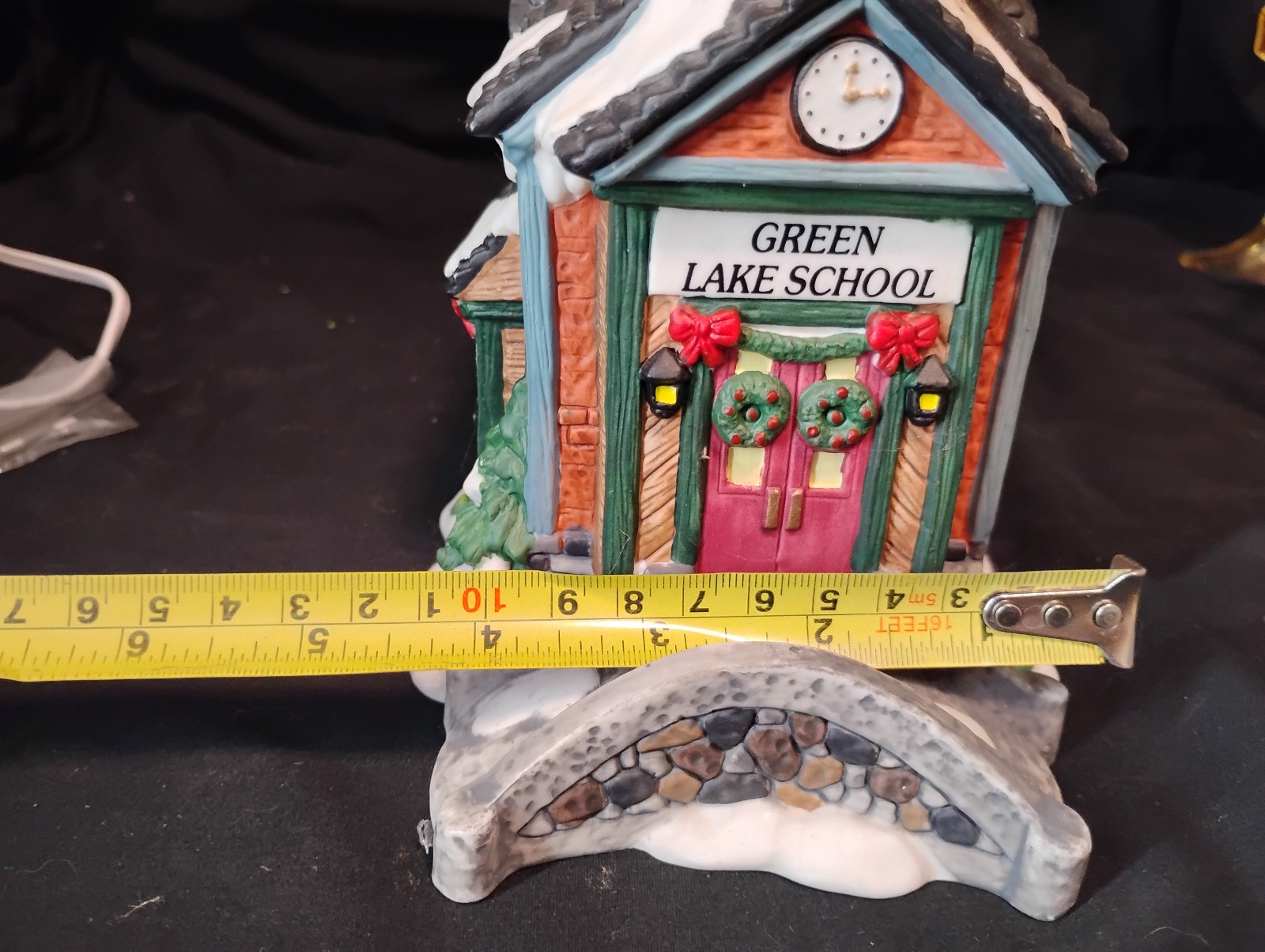 Grandeur Noel Ceramic Christmas Village Green Lake School No Box W/Light