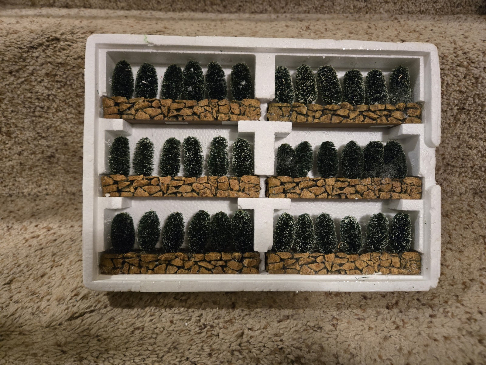 Dept 56 Village Accessories STONE WALL SISAL HEDGE, Set of 6 Pieces #52724