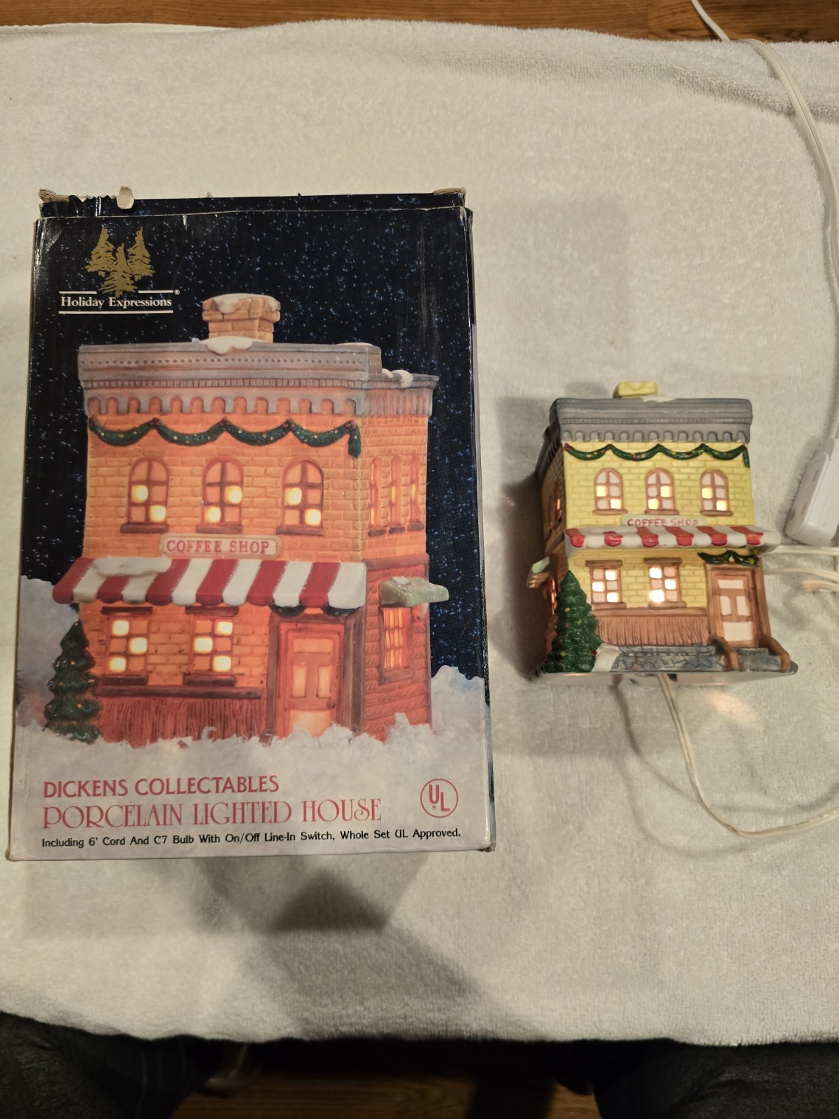 Dickens Collectables Porcelain Lighted Coffee Shop Christmas Village