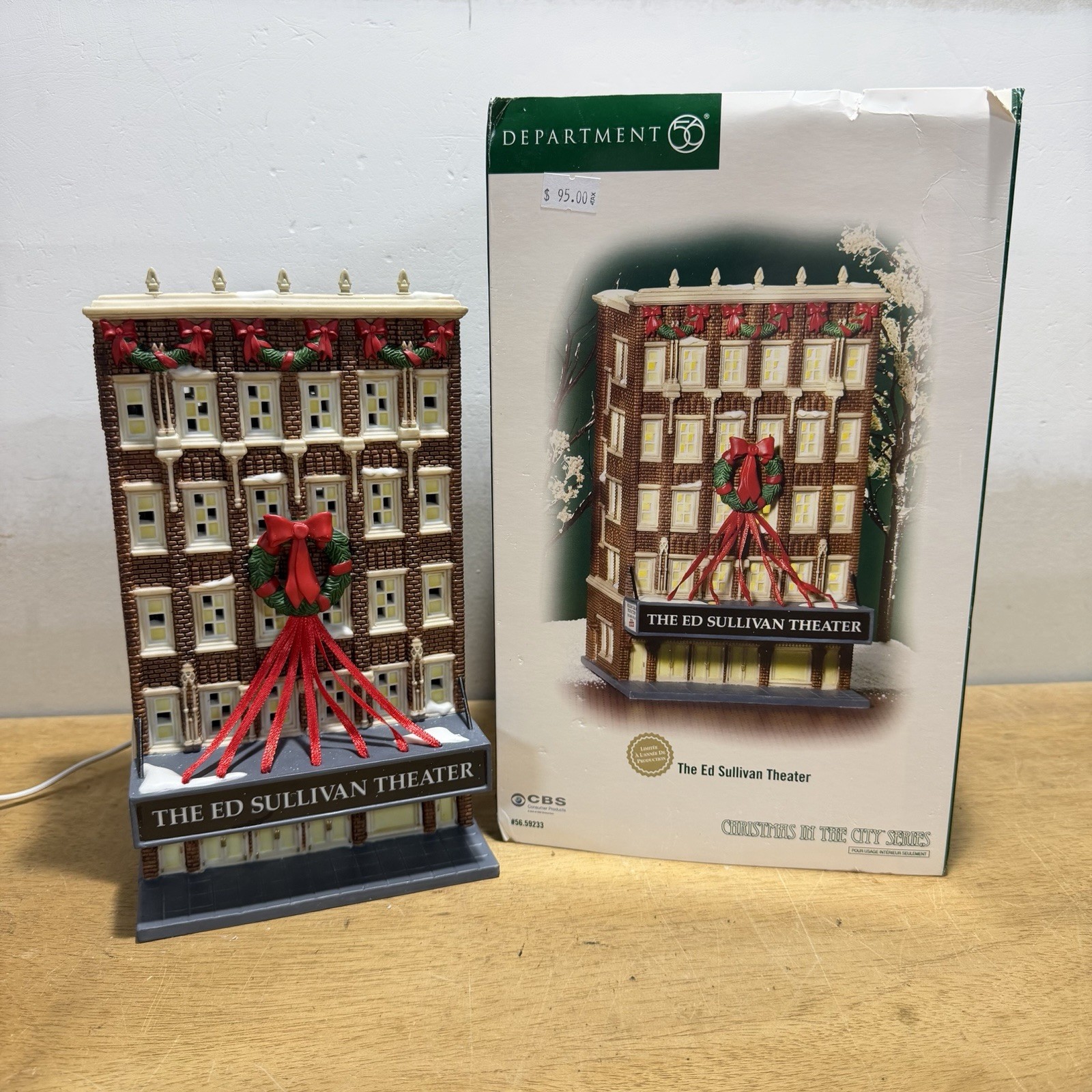 Department 56 Ed Sullivan Theater Christmas In The City Lighted w/Box 56.59233