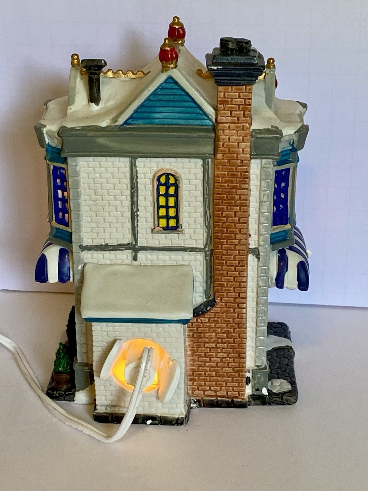 Vintage Lemax Santas Wonderland The Sugar Cone Ice Cream Parlor Lighted Building