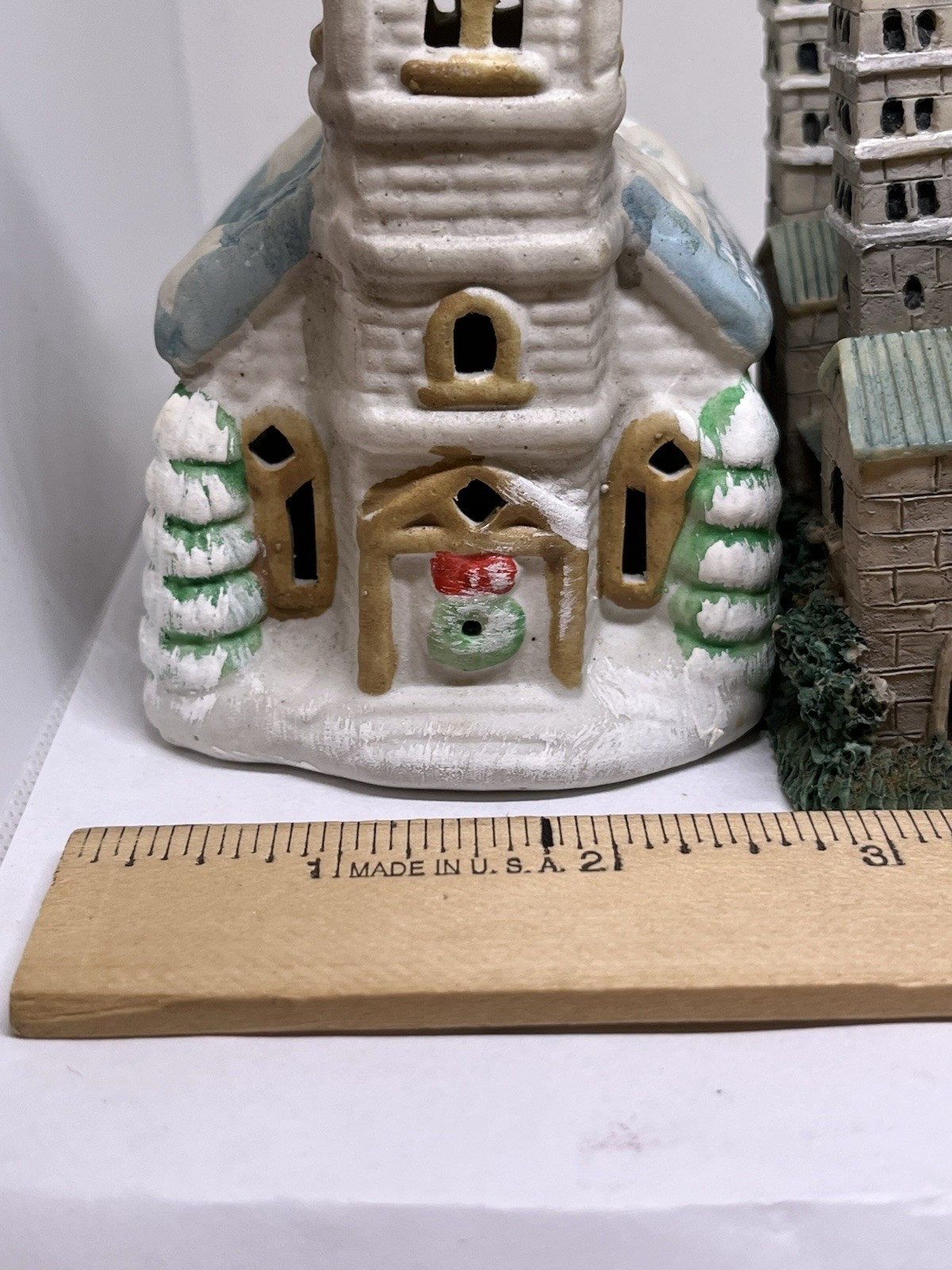 Christmas churches x 3 village display multicolor dimentions in photo’s vguc