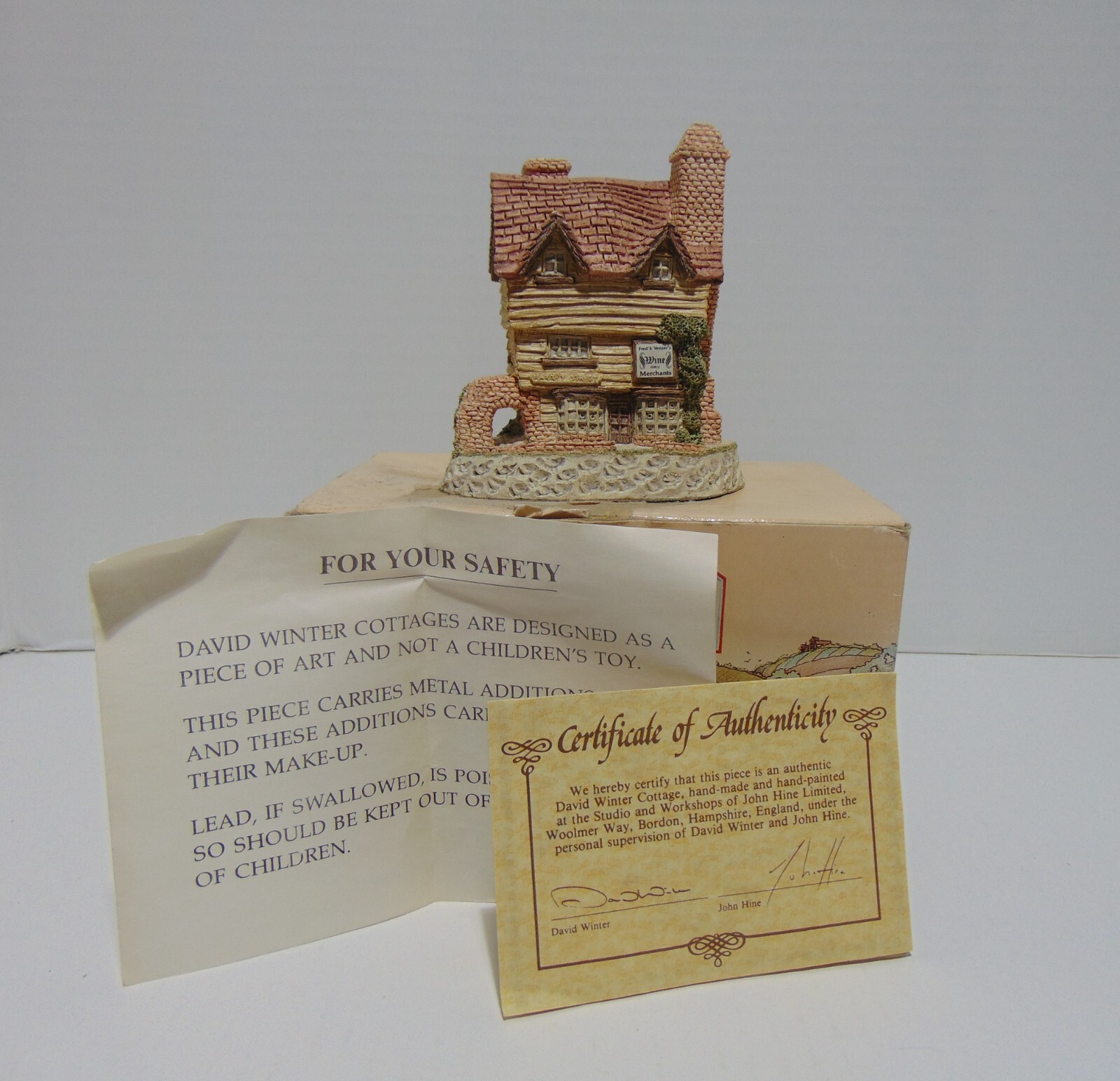 David Winter Cottages Wine Merchant 1980 Box COA John Hine