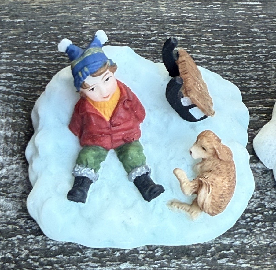 Lot Of 6 Christmas Village Figurines Decorative Miniatures Christmas Holiday