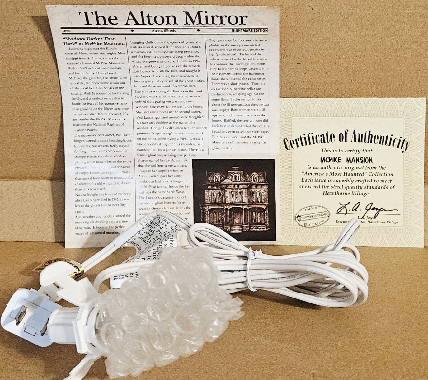 The Bradford Exchange Hawthorne Village America’s Most Haunted MCPIKE MANSION