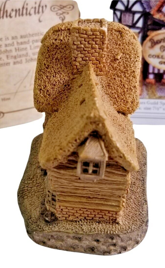 David Winter Cottages 1982 The Village Shop With Box 2.5″ Miniature House