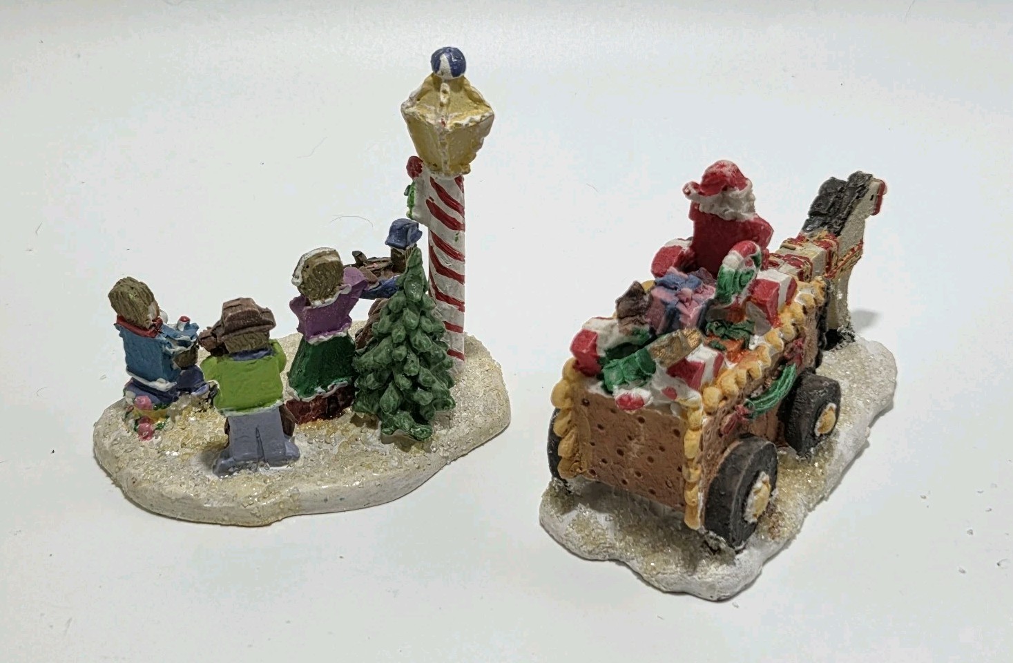 VTG 7 Gingerfrost Lane Gingerbread Figurines Families Ice Skating Caroling Santa