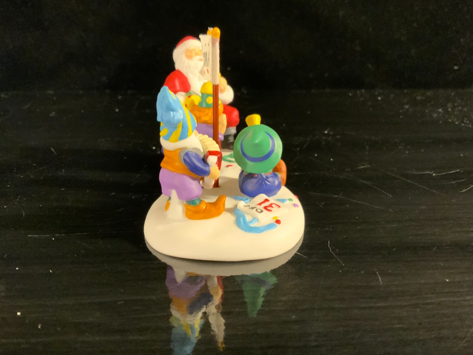 Dept 56 New Year’s At The Pole #56863 North Pole Series Accessory Santa Elves