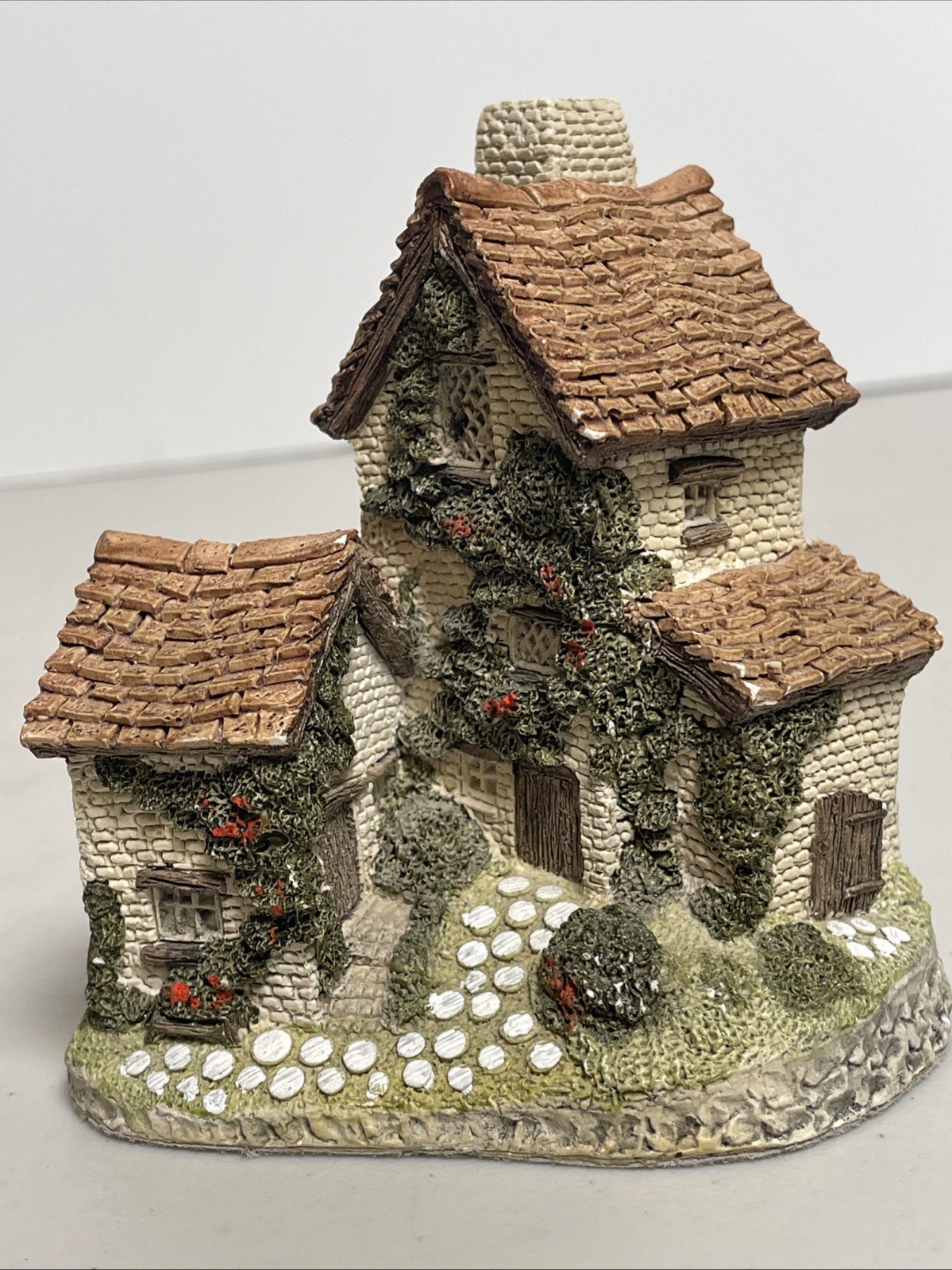 David Winter Cottages IVY COTTAGE 1982 Hand Painted House England