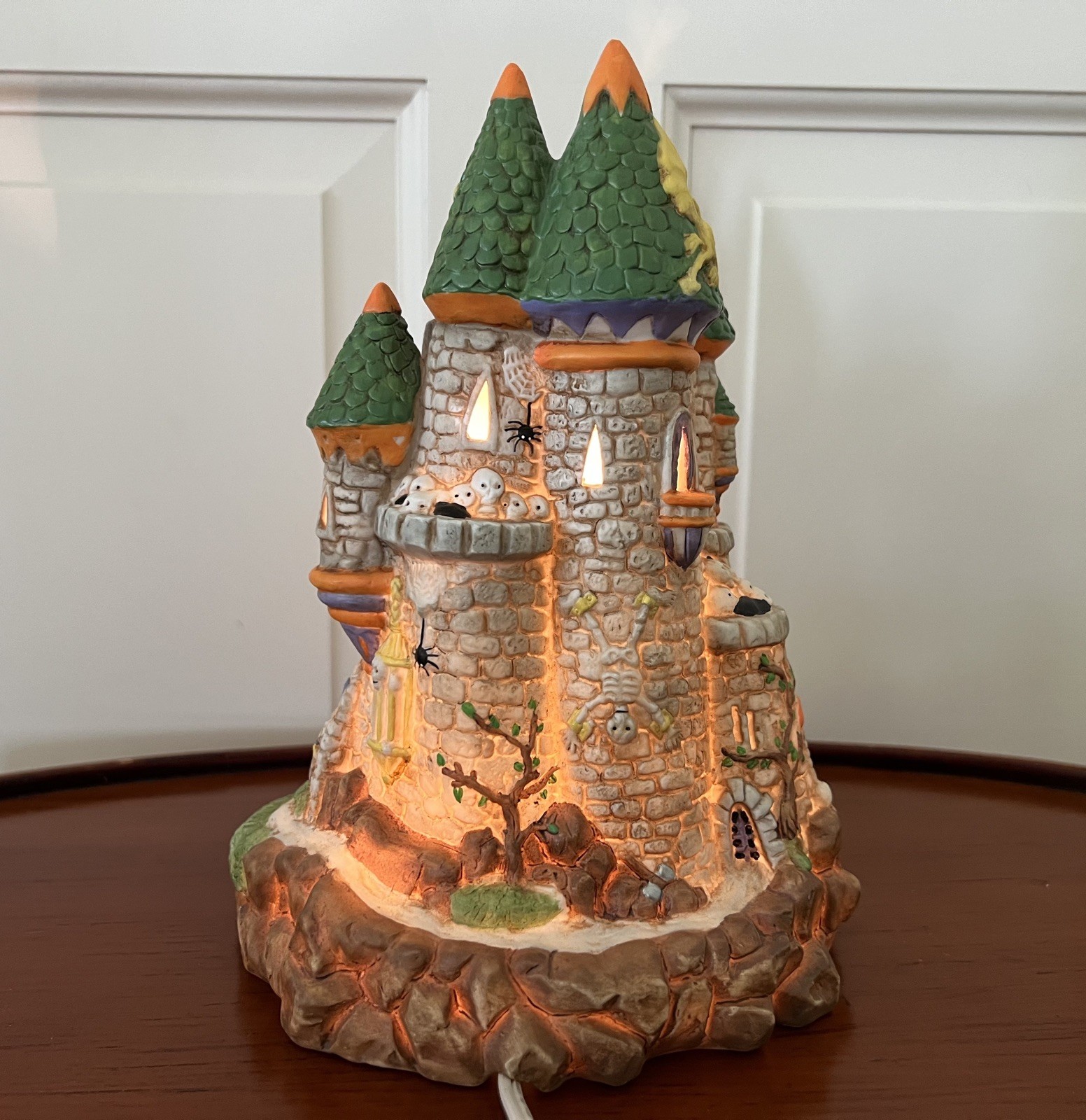 VTG Creepy Hollow Creepy Castle 1996 LE of 5000 Pieces Dragon W/Sphere Midwest