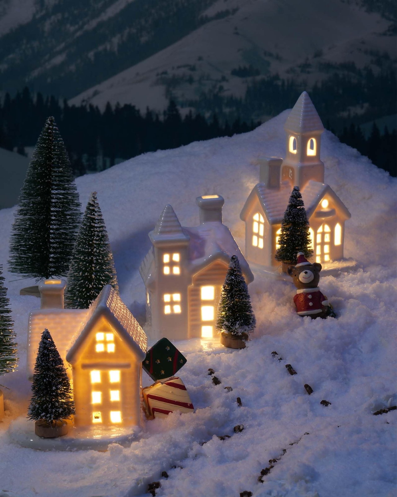 Light Up Christmas Ceramic Village Houses White Christmas Porcelain Village With