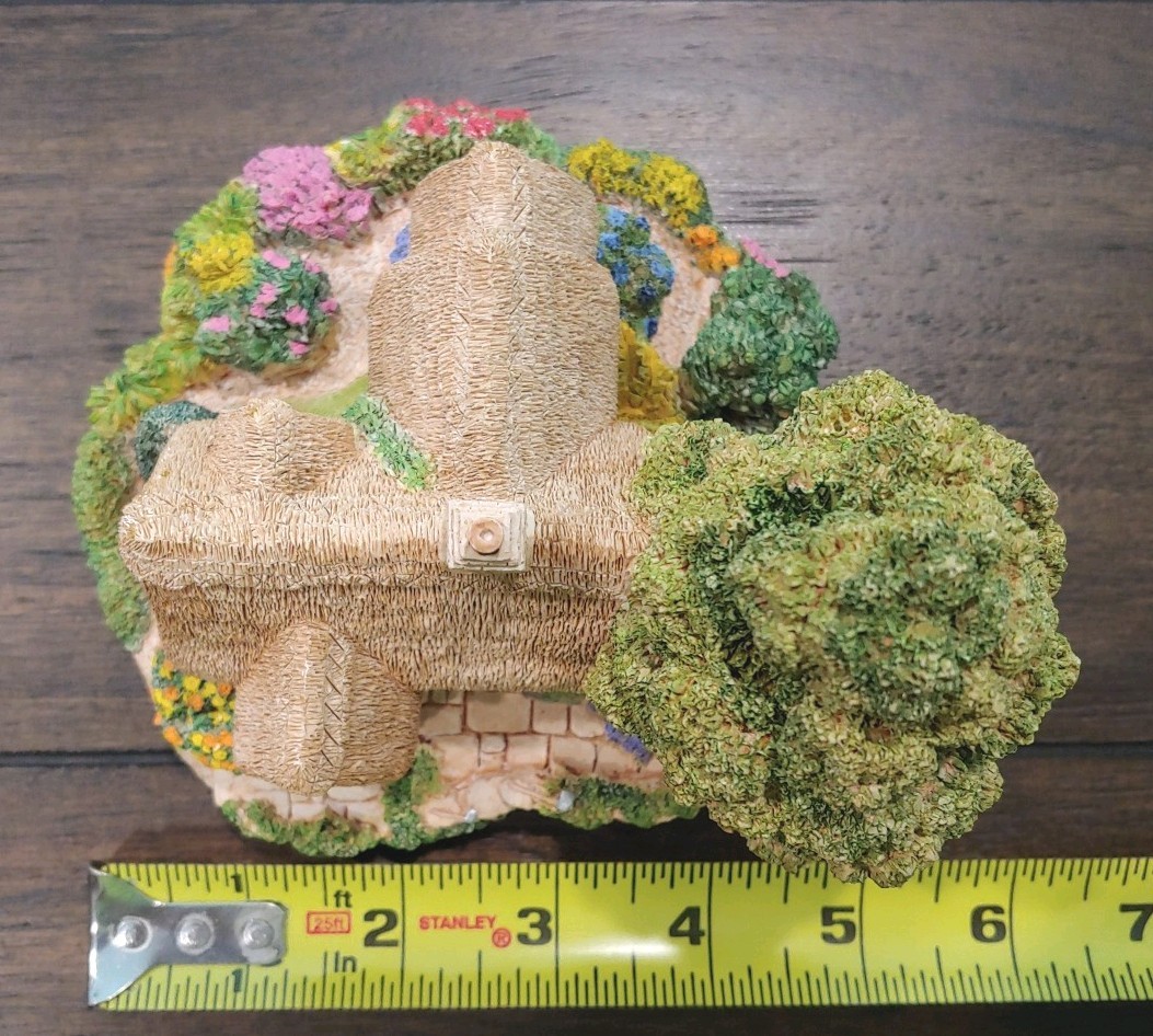 Lilliput Lane Woodman’s Retreat Collector’s Club Special Exc. Cond. No Box As-Is