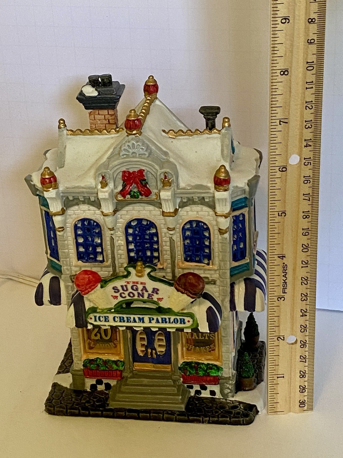 Vintage Lemax Santas Wonderland The Sugar Cone Ice Cream Parlor Lighted Building