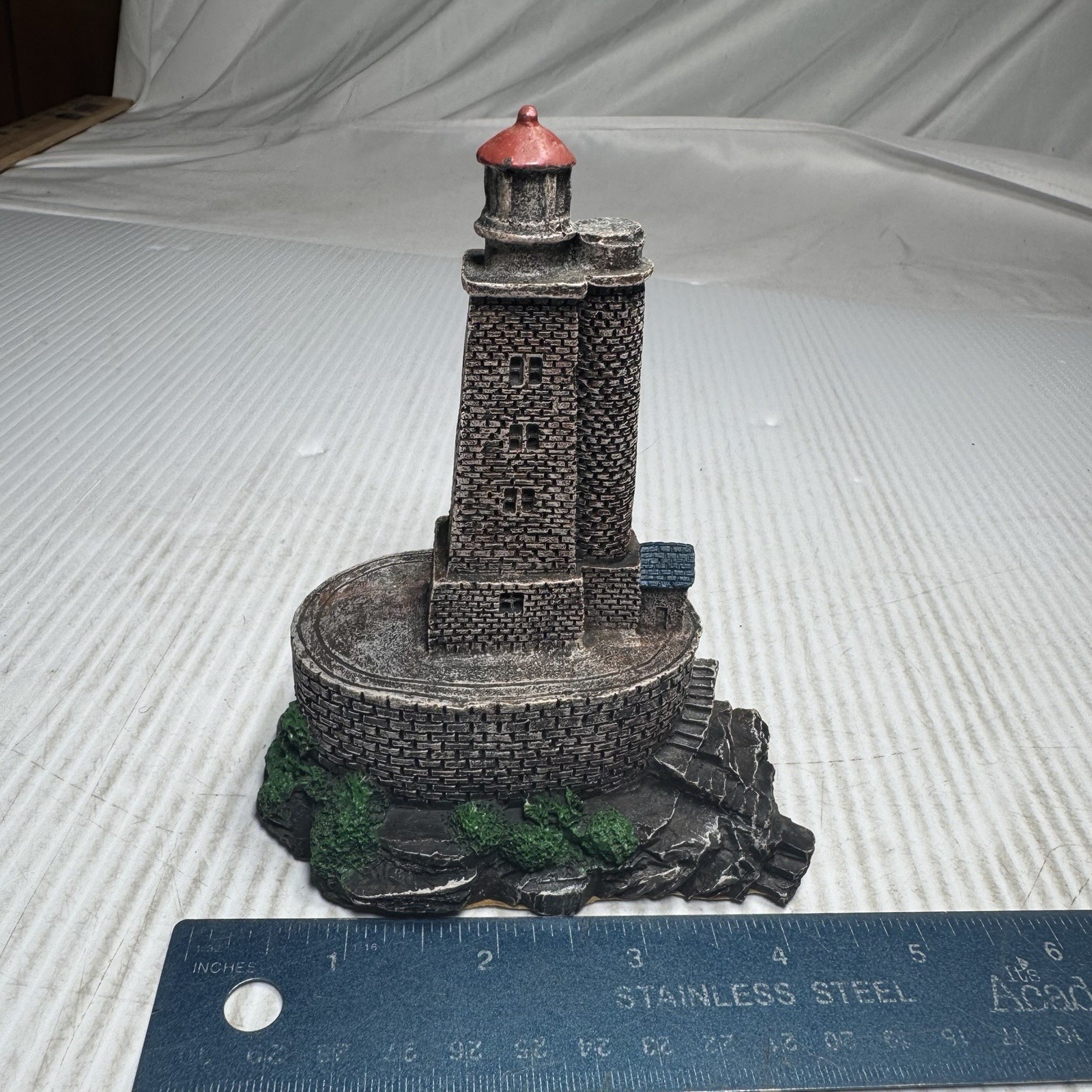 K’s Collection rustic looking Lighthouse