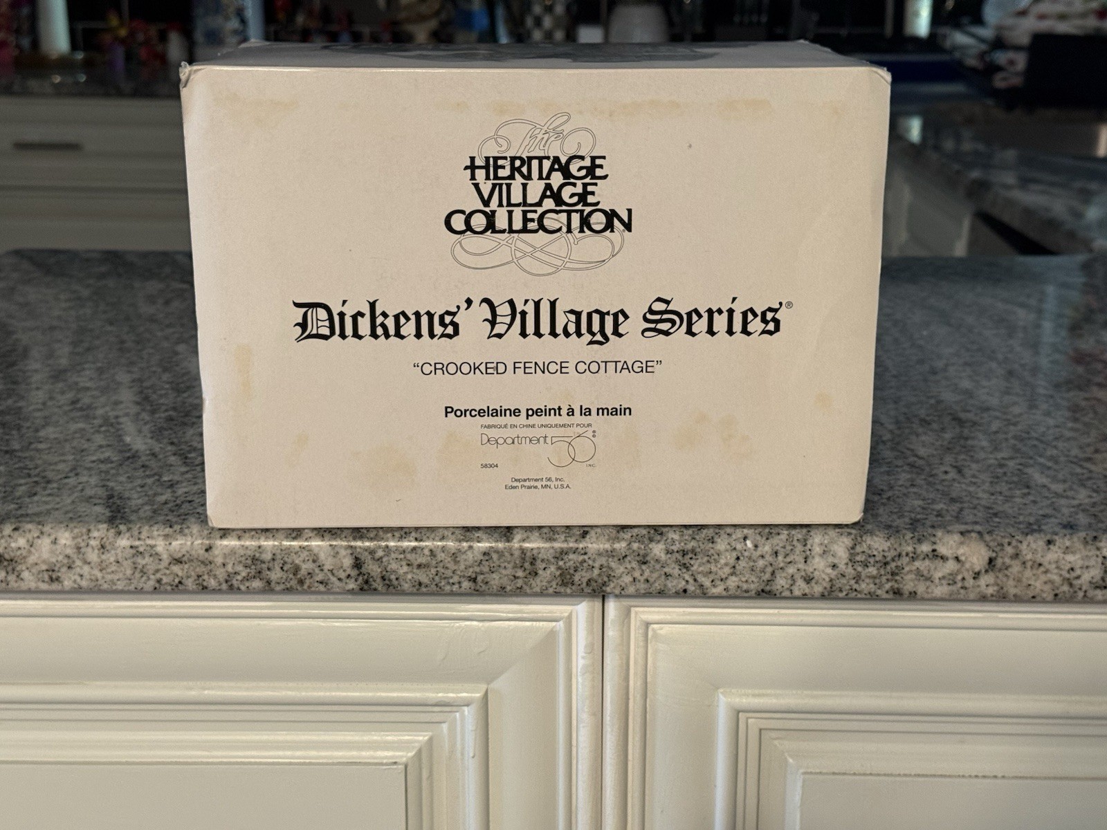 “CROOKED FENCE COTTAGE” Department 56 Dickens Village #5830