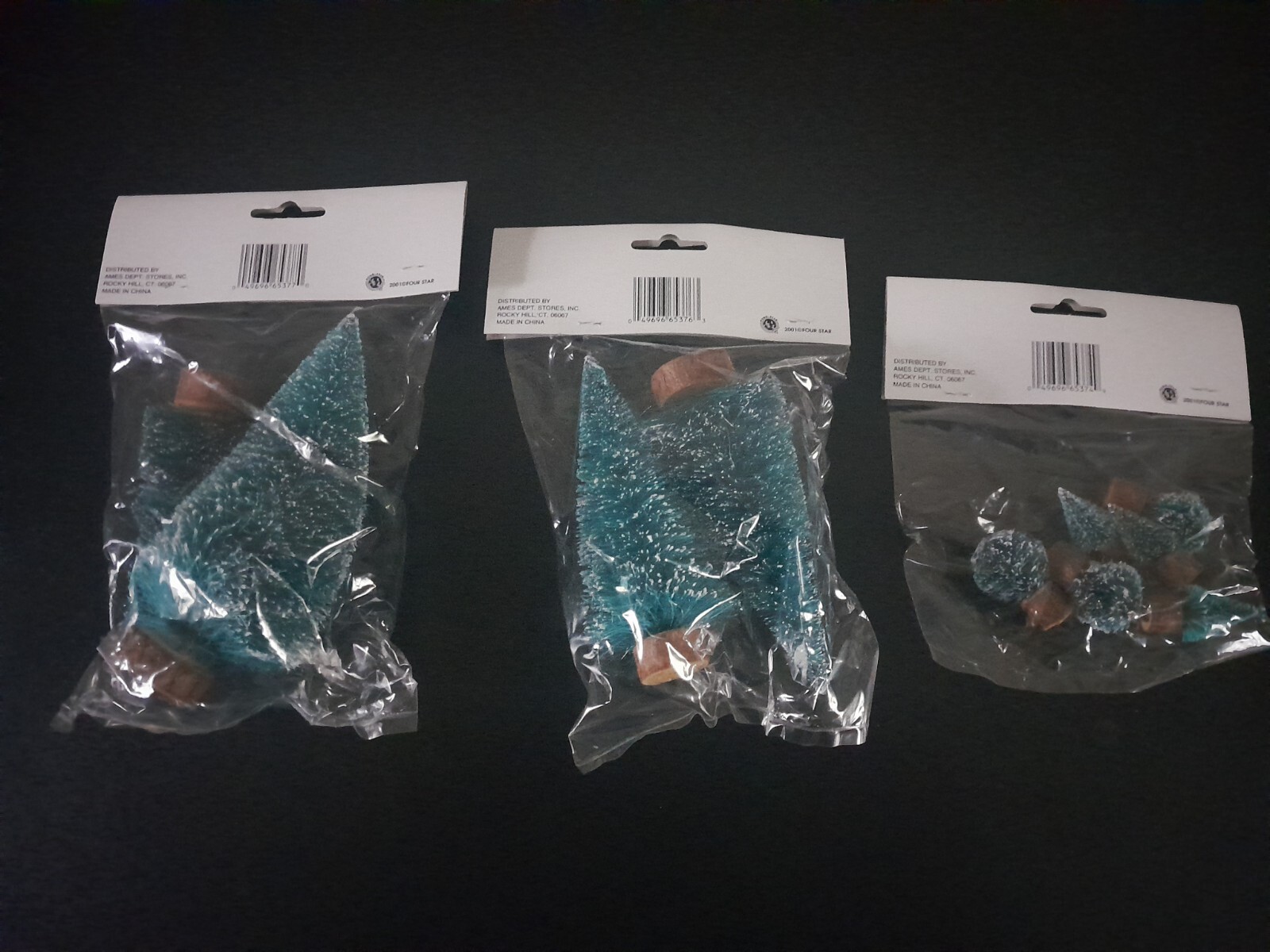 Victorian Village Collectibles Trees (6, 5, 4, 1 1/2 inch) (Lot of 3) 2001 NEW