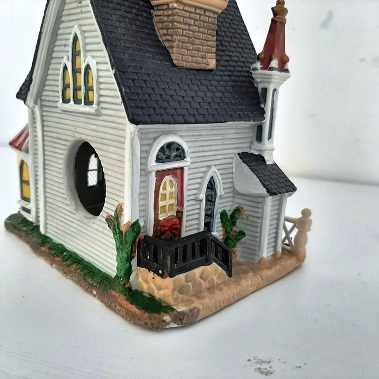 LEMAX Christmas Village Creekside Chapel Church 2006 #65367, 7″ Tall
