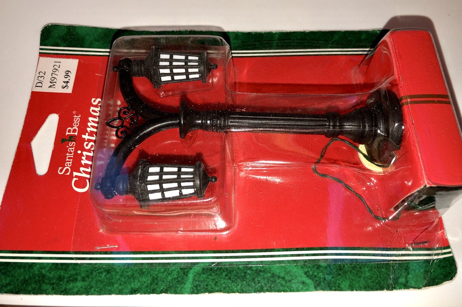 1995 Santa’s best Christmas in Vermont battery operated Double light lamp post