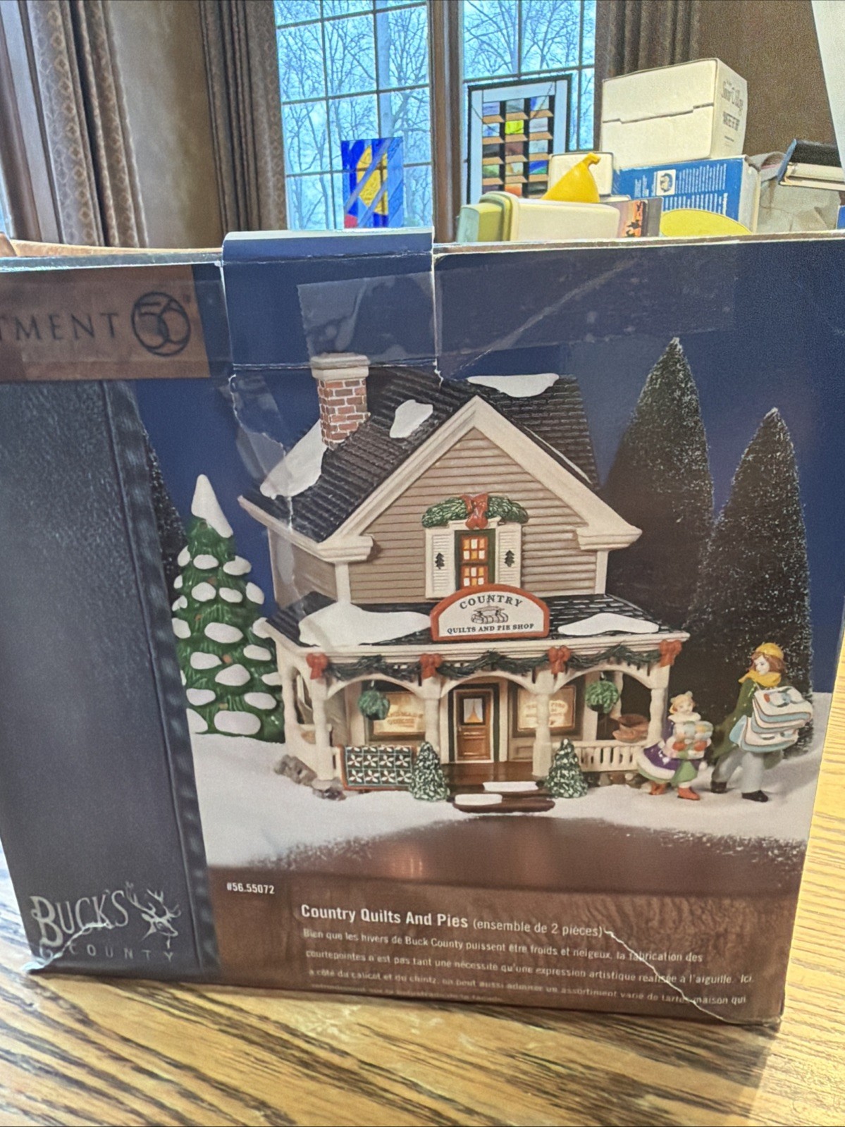 Dept 56 Snow Village 2001 Buck’s County Country Quilts and Pies 55072 IOB NOTE