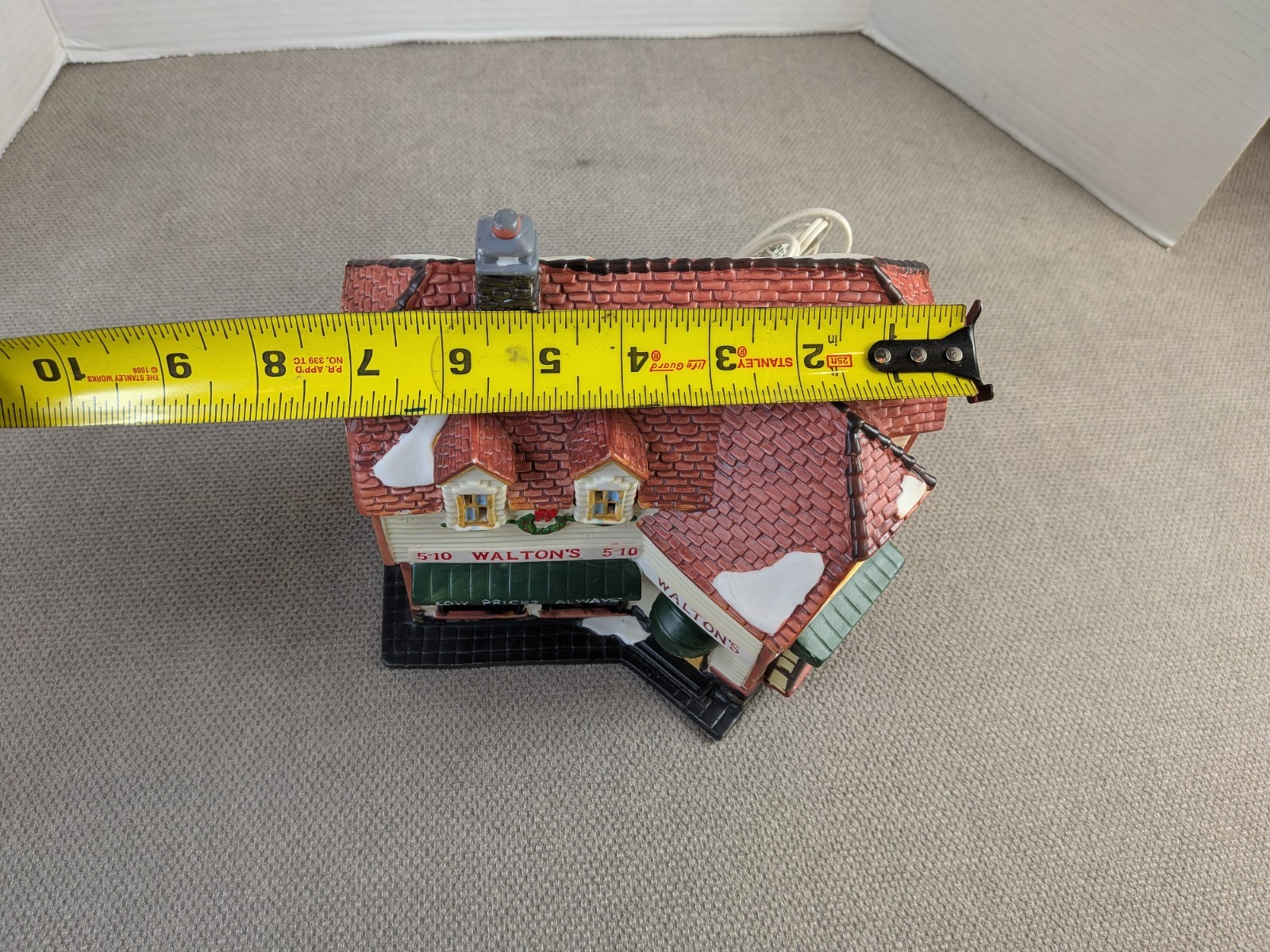 Christmas Holiday Time Walton’s 5-10 Variety Store Lighted Village Store P0369