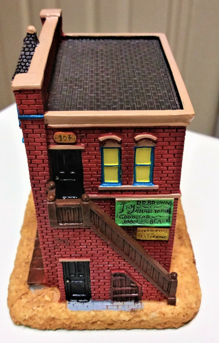 Vintage International Resources Liberty Falls Sports & Apothecary Shops AH207