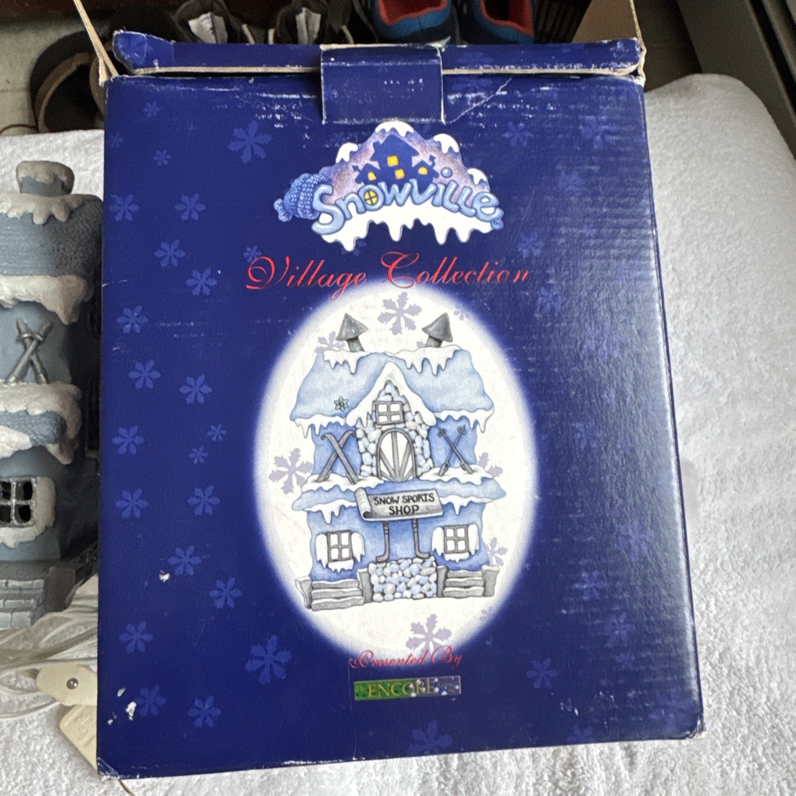 Encore Snow Buddies Snowville Snow Sports Shop Light Up Village Piece 1999