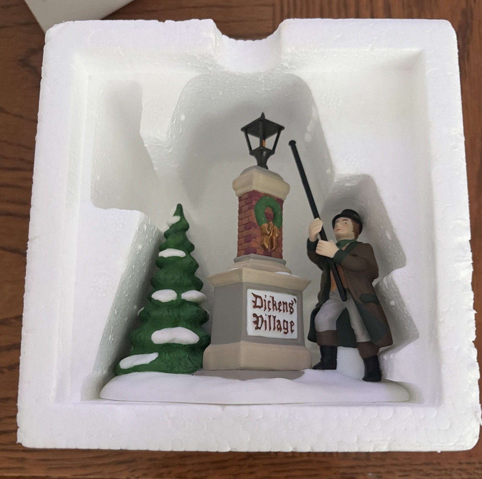 Dept. 56 “Ye Olde Lamplighter⭐️Dickens Village Sign Dicken’s Village Series⭐️