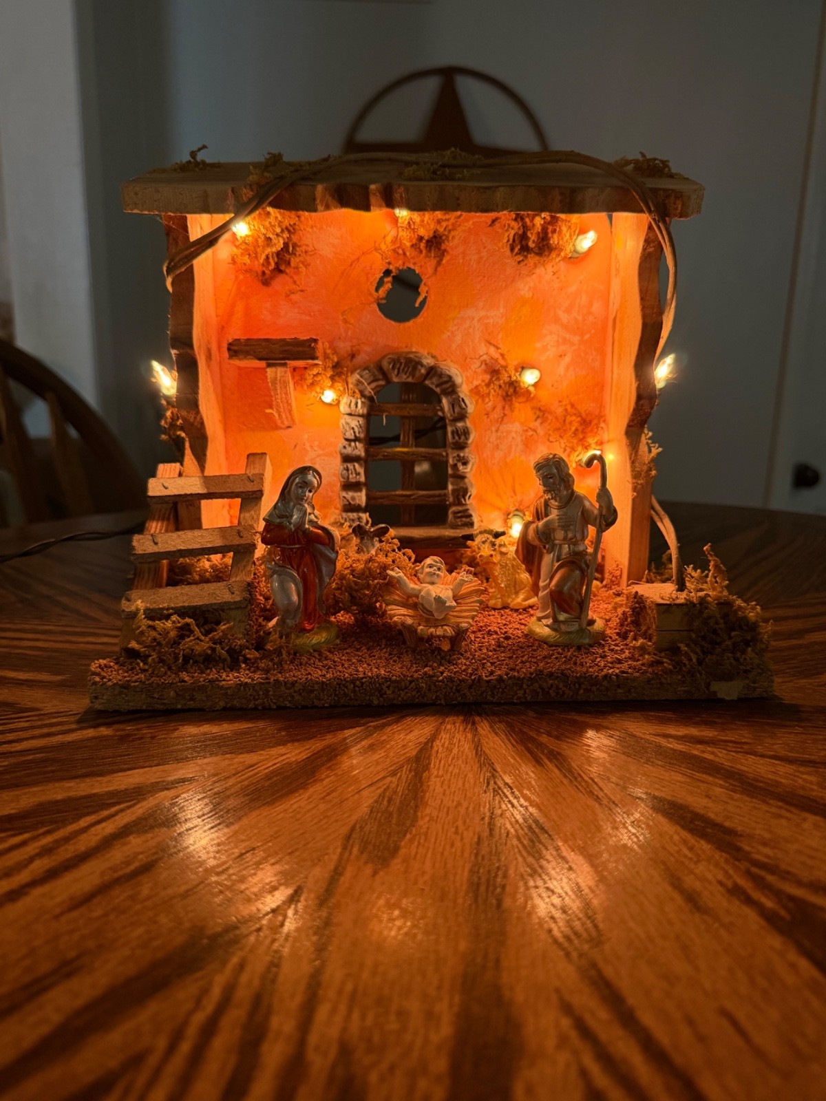 Deluxe Light Up Nativity Set Christmas Village 6-Piece Scene Holiday Decoration