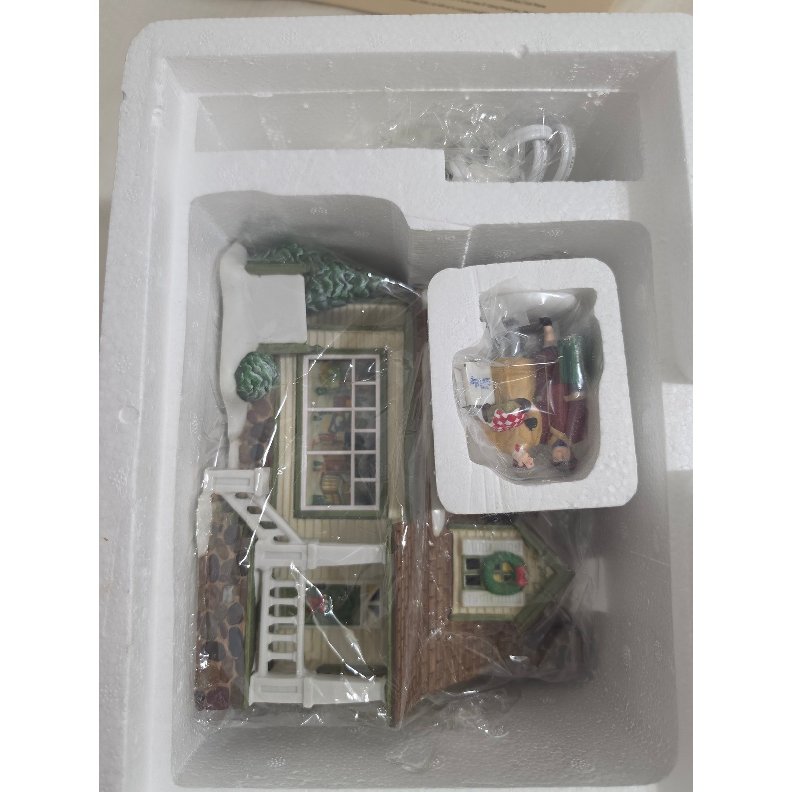 Department 56 Original Snow Village Collectors Club House 54860 Christmas Decor
