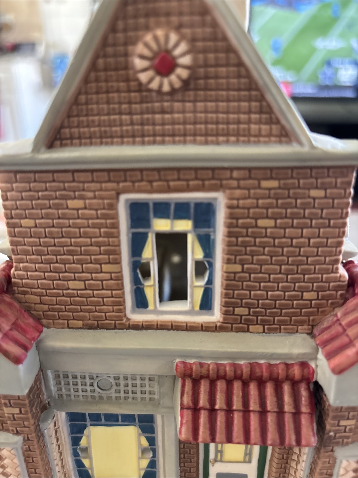 Dept. 56 Christmas In The City 2000 Mrs. Stover’s Bungalow Candies #56.58917