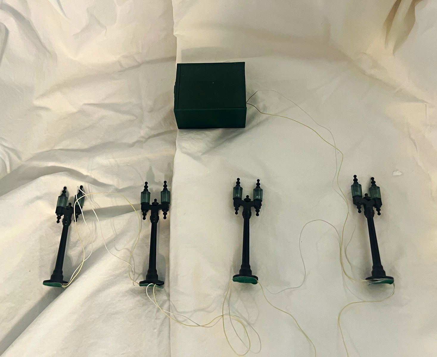 Heritage Village Illuminated Lamp Post Set of 4 Black/Green Boxed