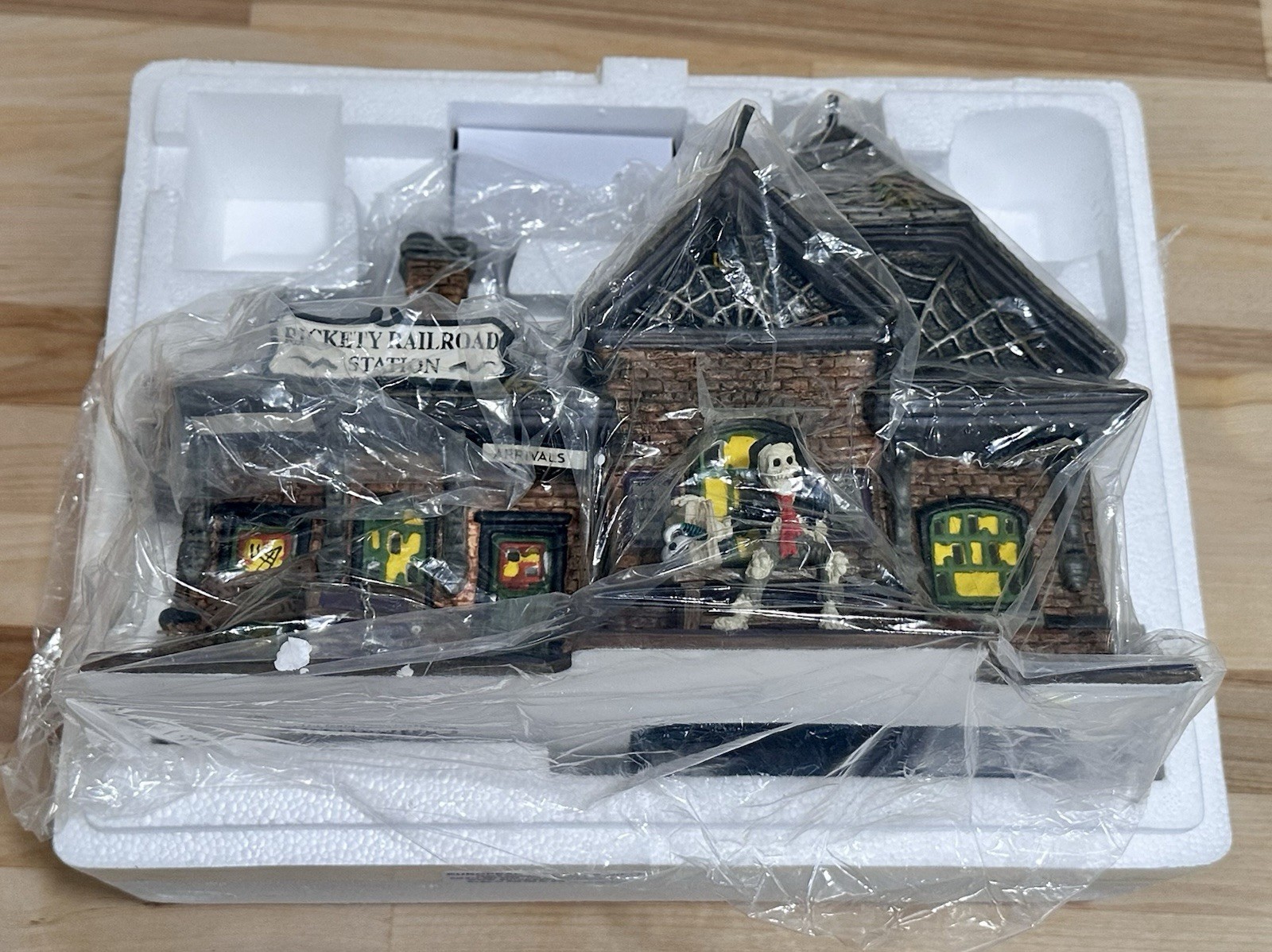 Dept 56 Rickety Railroad Station Halloween Snow Village w/ Box Lights Works READ