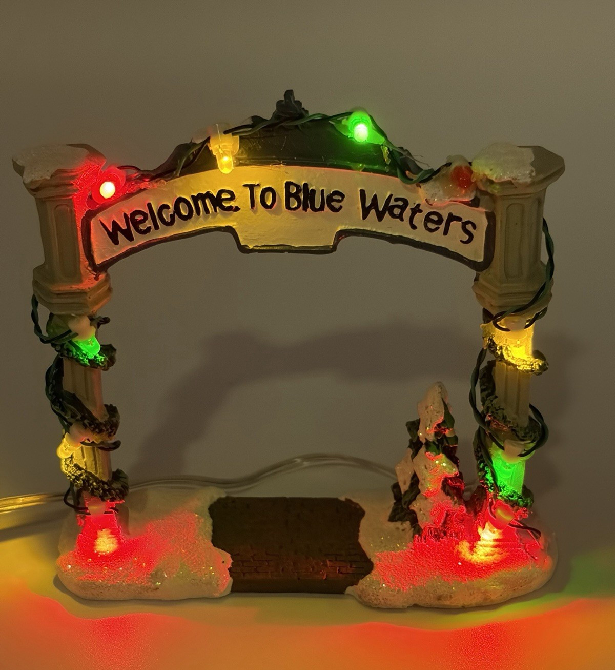 Holiday Time Christmas Village “Welcome to Blue Waters” Lighted Sign 2006 Decor