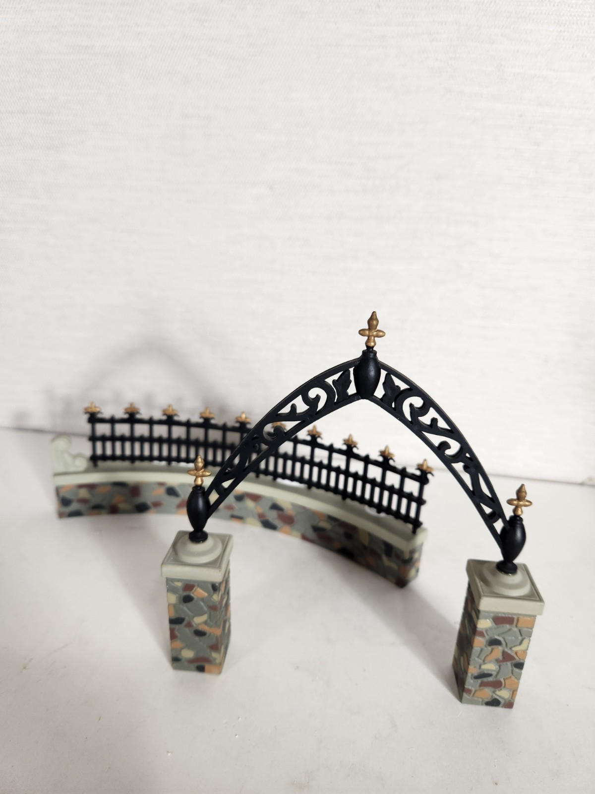 Dept 56 All Around The Park Parts Brick Wall Wrought Iron Railing & Arch 5247-7