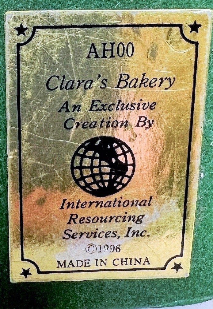 Liberty Falls Village Clara’s Bakery AH00 1996 NO Box