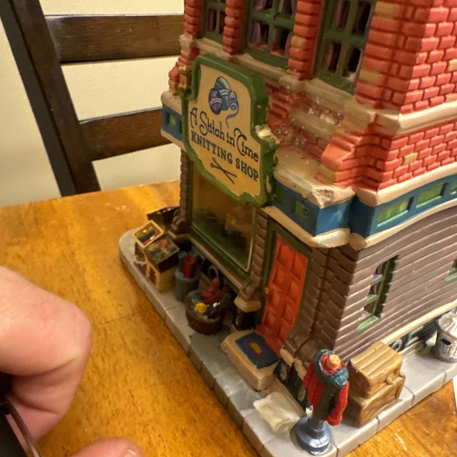 Lemax Coventry Cove Stitch in Time Knitting Shop Christmas Village 15241 2011